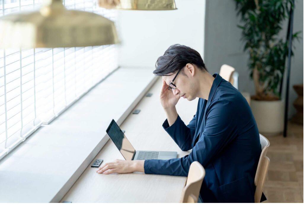 ベンダー選定に悩むビジネスパーソン